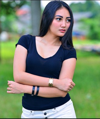 Foto Lengkap Sassha Carissa Majalah Popular